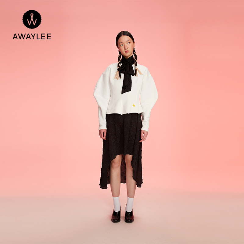AWAYLEE设计师品牌 2021秋冬新品白色钉珠卫衣